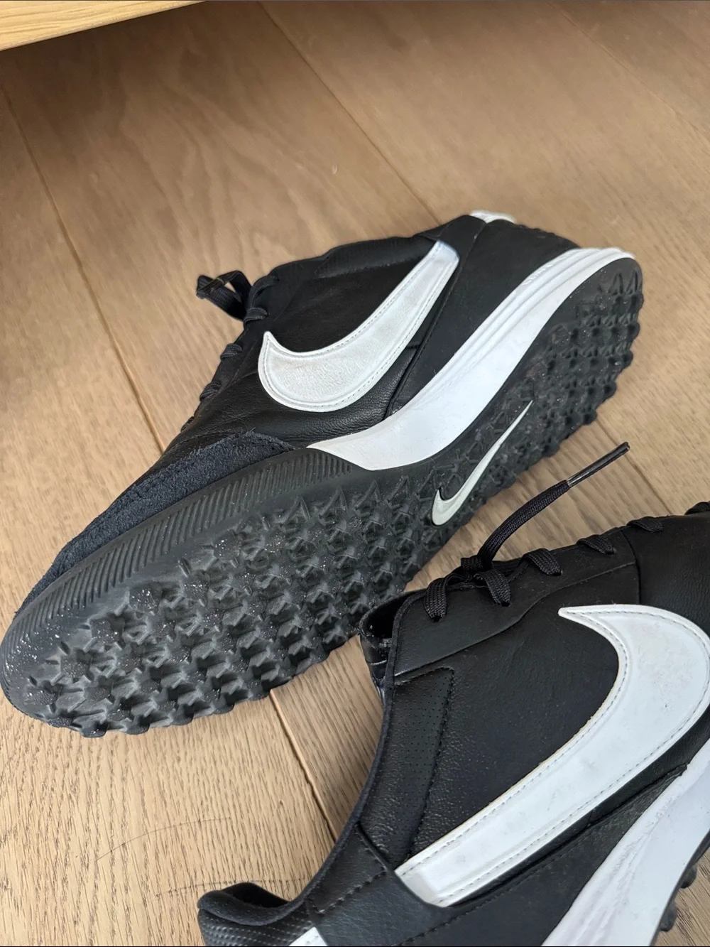 Nike streamlined low